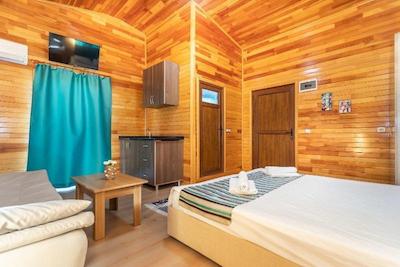 لیکیا یانارتاس بانگالوز