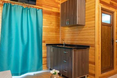 لیکیا یانارتاس بانگالوز