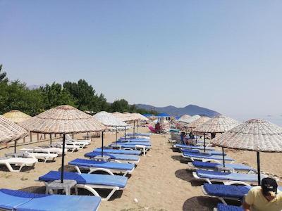 لیکیا یانارتاس بانگالوز