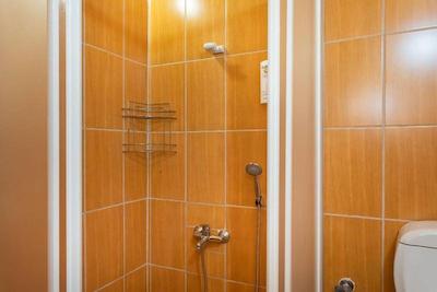 لیکیا یانارتاس بانگالوز