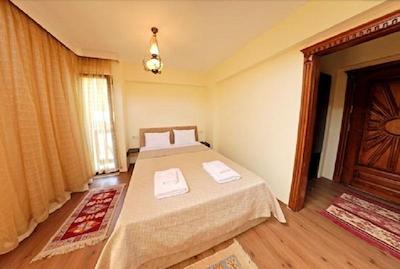 لیکیا ادراسا هتل