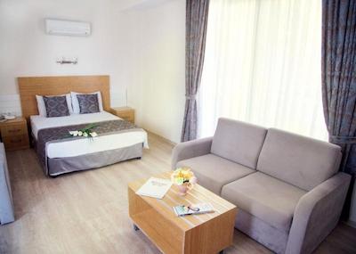 رزیدنس ریورو