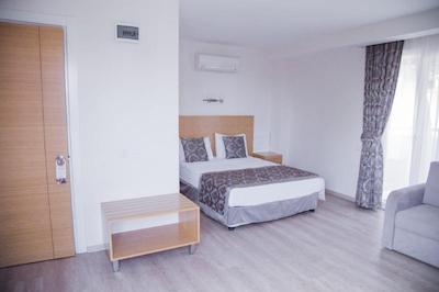 رزیدنس ریورو