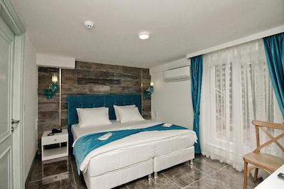 یازار لارا هتل