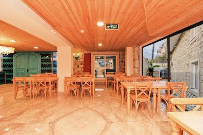 یازار لارا هتل