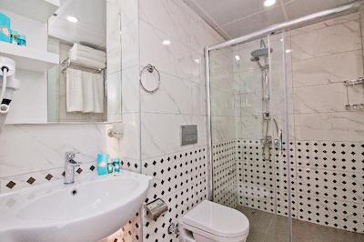 یازار لارا هتل