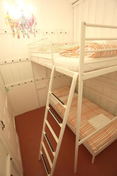 تایگر لیلی هاستل