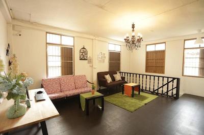 تایگر لیلی هاستل