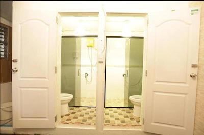 تایگر لیلی هاستل