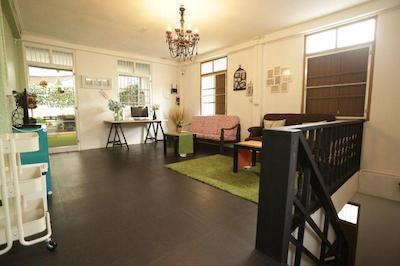 تایگر لیلی هاستل