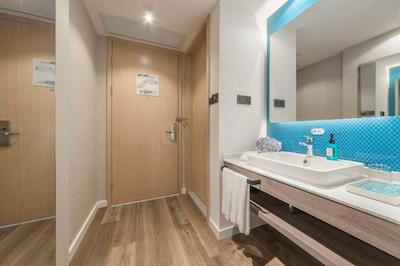 هالیدی این اکسپرس شانگهای جیادینگ سنتر