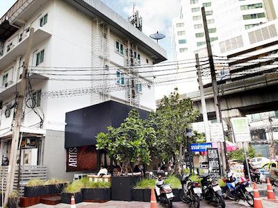 وایت هاوس آسوکه سوخومویت ۱۸