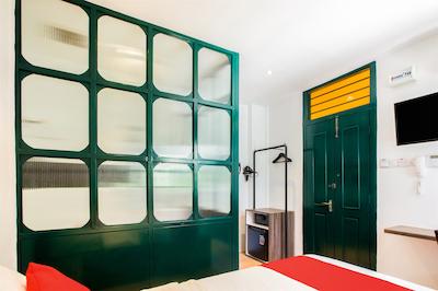 اویو ۸۹۴۶۶ ایسترن هتل