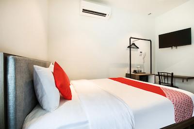 اویو ۸۹۴۶۶ ایسترن هتل