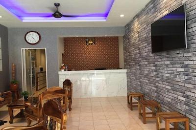 د لاکی کاتا هاستل