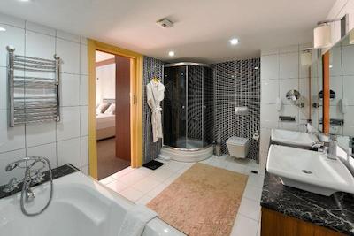 آنادلو هتلز اسنبوگا ترمال