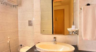 هتل کریشنا دلوکس