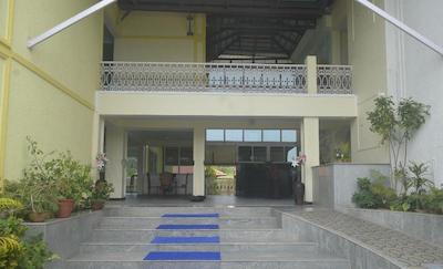 پرایا دا اورا بوتیک ریزورت