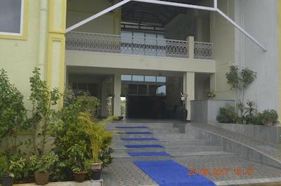 پرایا دا اورا بوتیک ریزورت