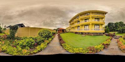 پرایا دا اورا بوتیک ریزورت