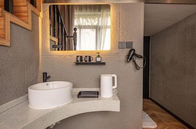 آی فورست هتل