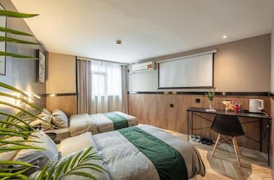 آی فورست هتل