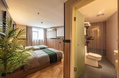 آی فورست هتل