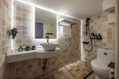 آی فورست هتل