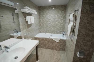 هتل ایسکارا