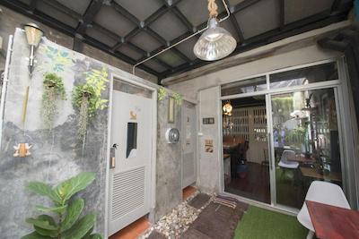 تیگدر هاستل