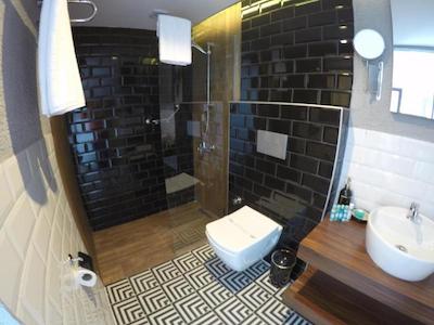 میلو لارا بوتیک هتل