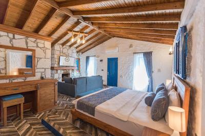 ریسوس گاردن مارینا هتل