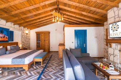 ریسوس گاردن مارینا هتل