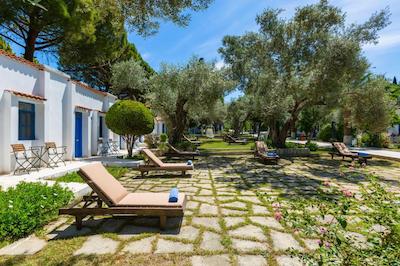 ریسوس گاردن مارینا هتل