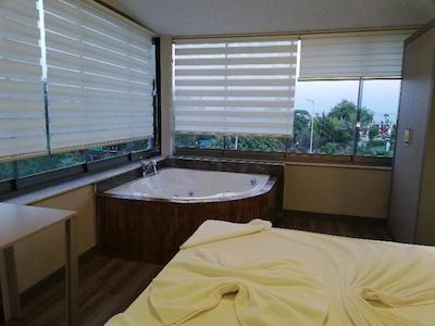 کازا د سیرنا آپات هتل