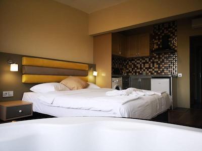 کازا د سیرنا آپات هتل