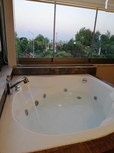 کازا د سیرنا آپات هتل