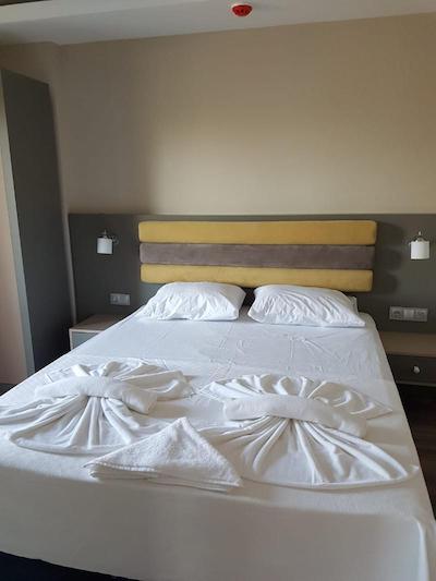 کازا د سیرنا آپات هتل