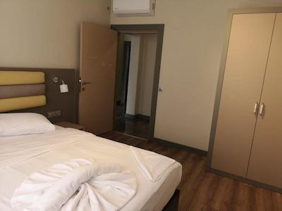 کازا د سیرنا آپات هتل