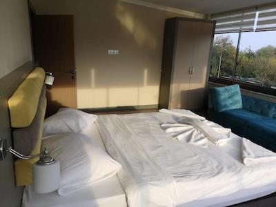 کازا د سیرنا آپات هتل