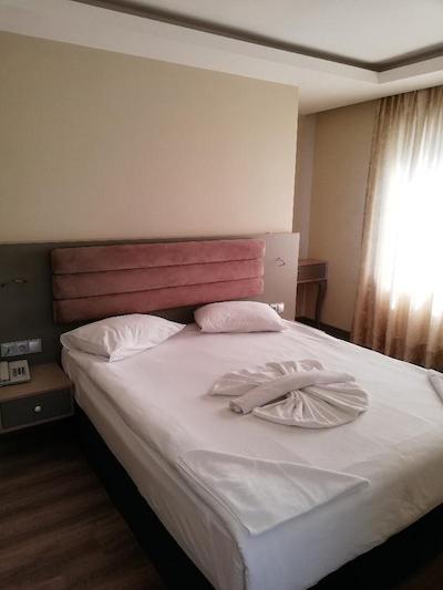 کازا د سیرنا آپات هتل