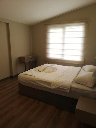 کازا د سیرنا آپات هتل