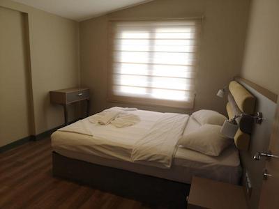 کازا د سیرنا آپات هتل