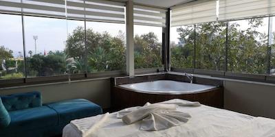 کازا د سیرنا آپات هتل