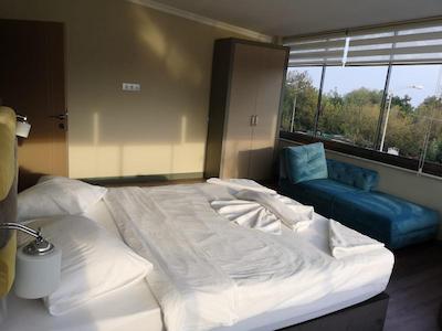 کازا د سیرنا آپات هتل