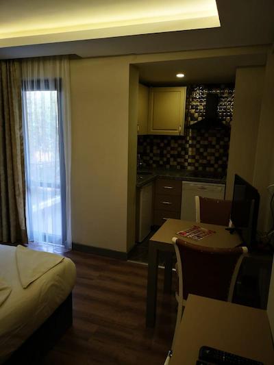 کازا د سیرنا آپات هتل