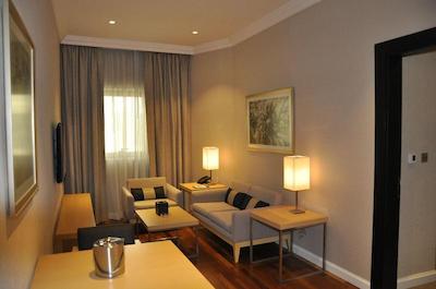 لاوندر هتل اند هتل آپارتمانز ناهدا