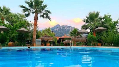 باهاوس ریسورت