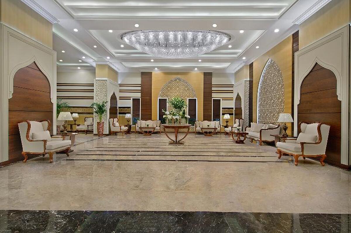 ازدان هتل وست بی