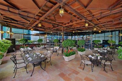 ازدان هتل وست بی